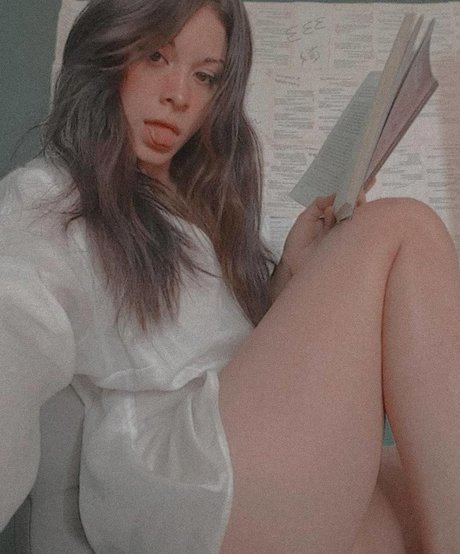 Ivon Gallardo naked model image