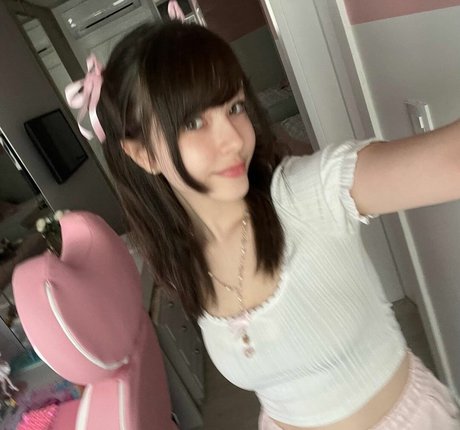 Comunivia high quality model images