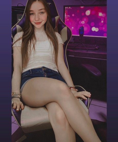 SSandia pornstar hd img