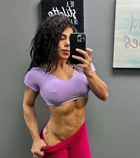 Yanet sexy actress gallery