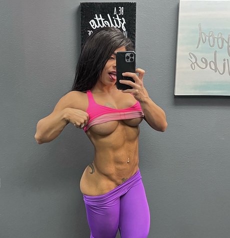 Yanet erotic pornstar pics