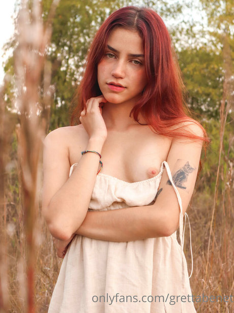 grettabenet nude model image