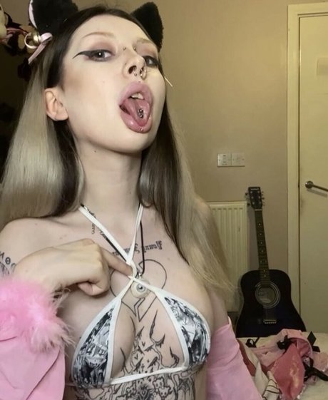 Skullfuked pornstar naked gallery