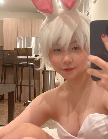 Julia Nakamura nice model picture