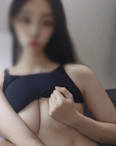 laimi cute nude model pics