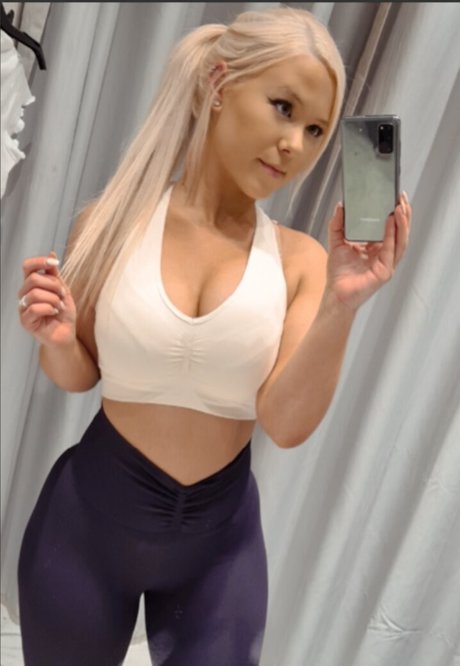 KimJade999 pornographic star image