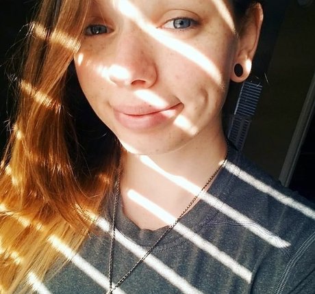 Gabby Swears model sexy photos