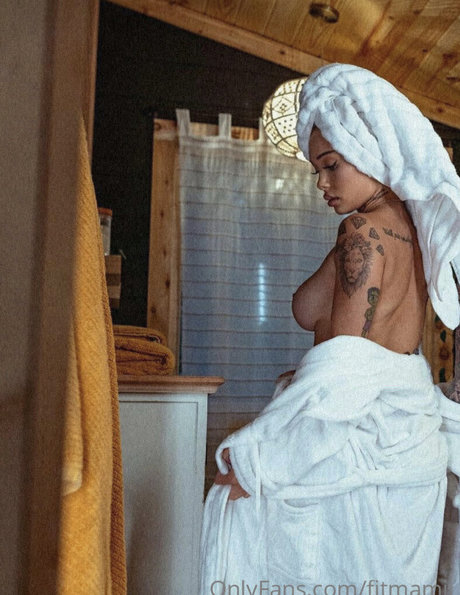 The Fit Mami high quality star image