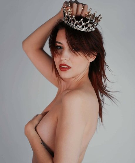 Kaya Solo sex model photos