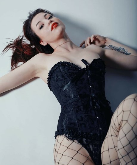 Kaya Solo model porn picture