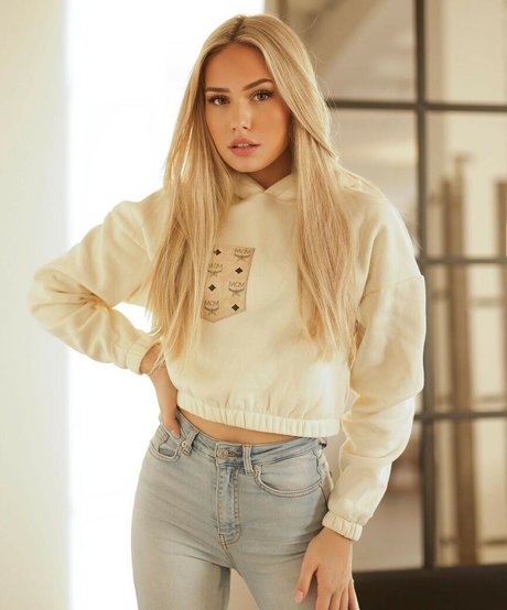 lifewithaliina pornographic actress image