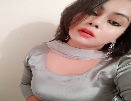 Farah Diba xxx model photo