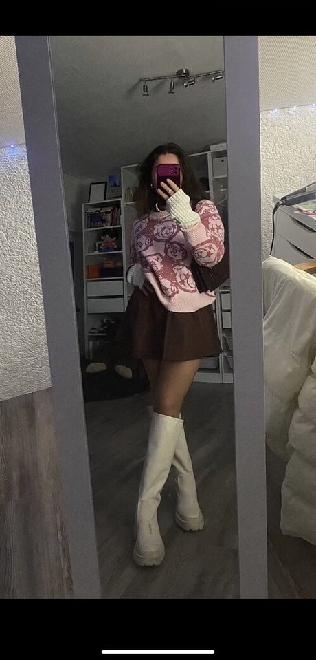 dumps hot actress picture