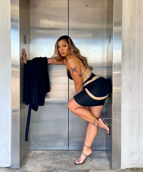 Kimberly Nguyen model naked photos