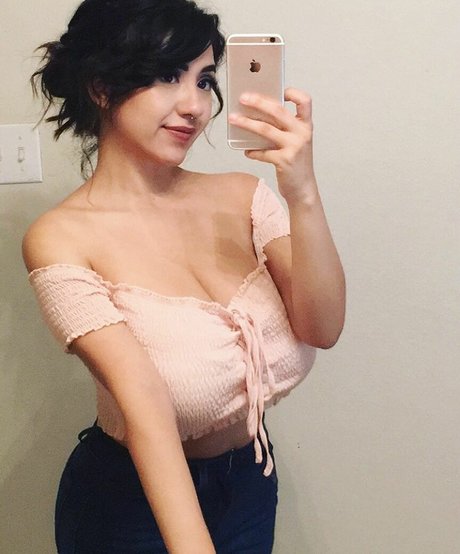 Alexandra Nicole perfect model picture