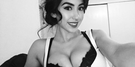 Alexandra Nicole pornstar img