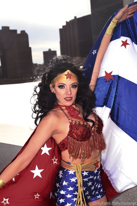 PussNYC model nudes picture