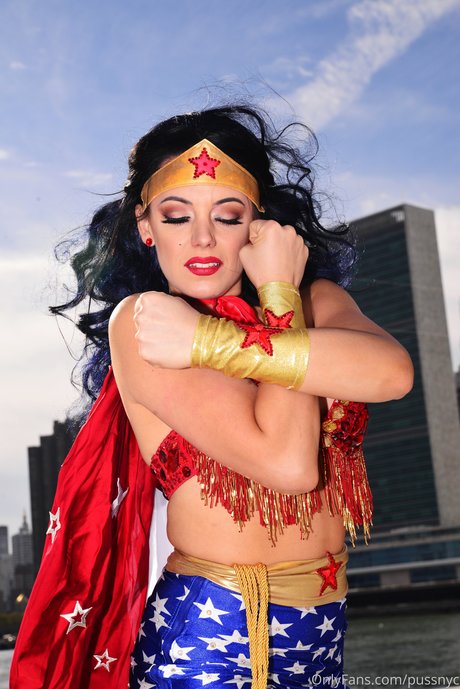 PussNYC nude model images