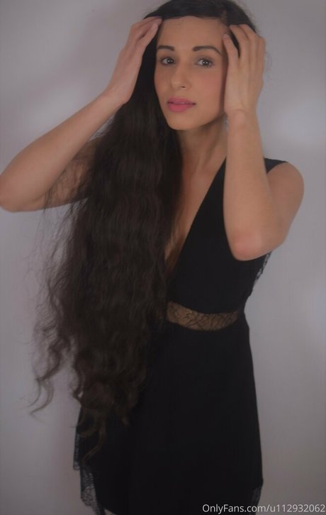 Mirabella Estella model sexy pics