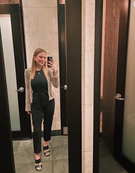 Madisun Sullivan model sexy pics