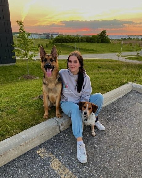 Madisun Sullivan model top photo