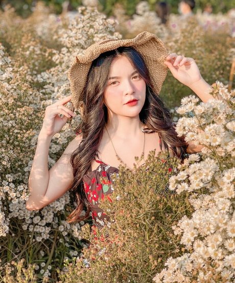 Wanvisa Yodprasart model adult picture