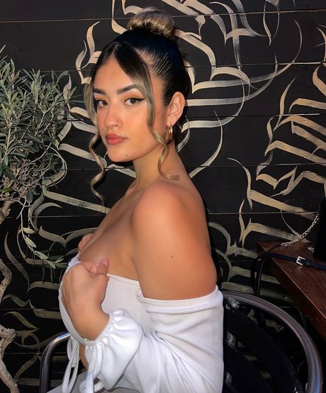 Goldensugaarr nudes pornstar images