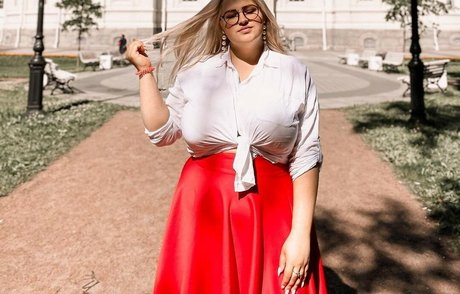 Julia Chegodar star sexy pics