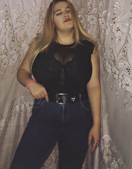 Julia Chegodar star art picture