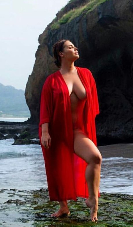 elinatervo naked model pictures