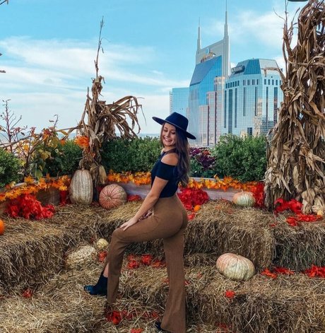 Taylorlegit high quality actress photos