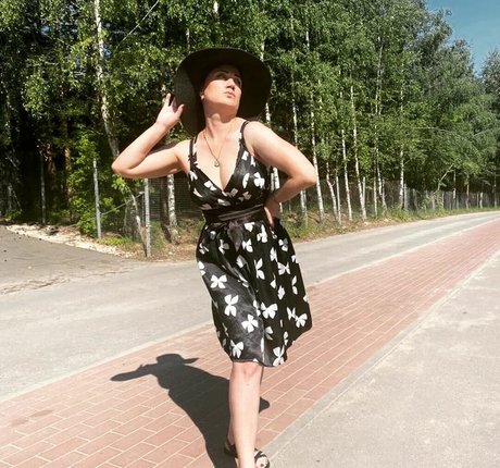 Leka Galkinstein star hot images