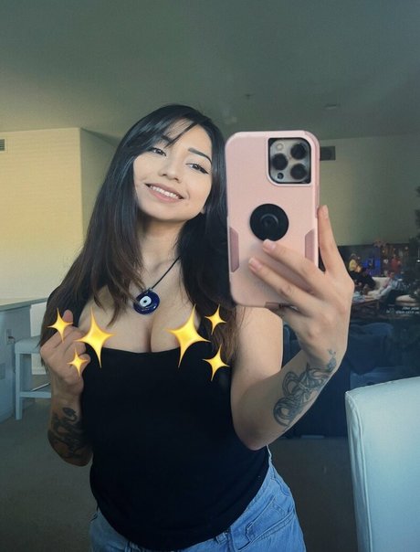 SxnpaiJxde model beautiful gallery