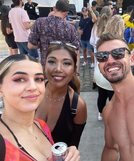 Sml Prsn pornographic actress images