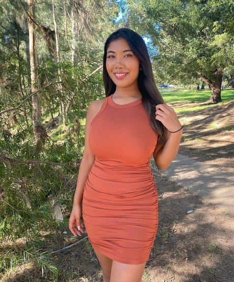 Sml Prsn model perfect picture