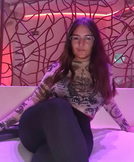 Ann Cygnus model beautiful pic