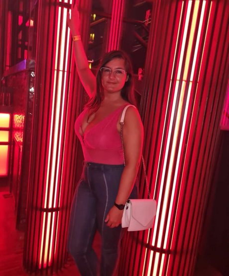 Ann Cygnus pretty star photo