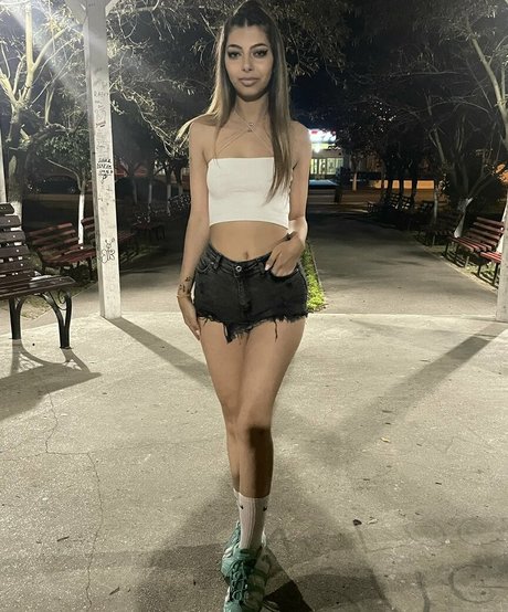 alecsandraa a hot model pic