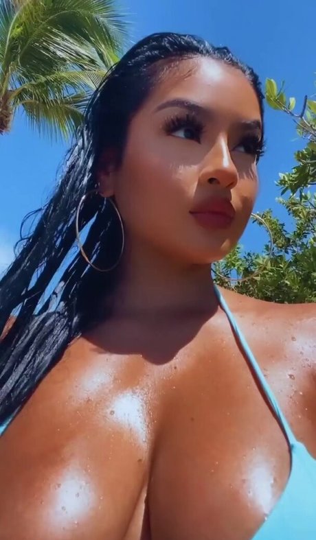 Lucero Crystal perfect star photo