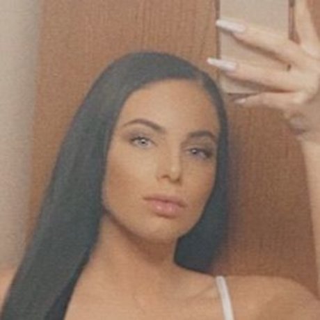 Kourtneyyoung__ model exclusive pic