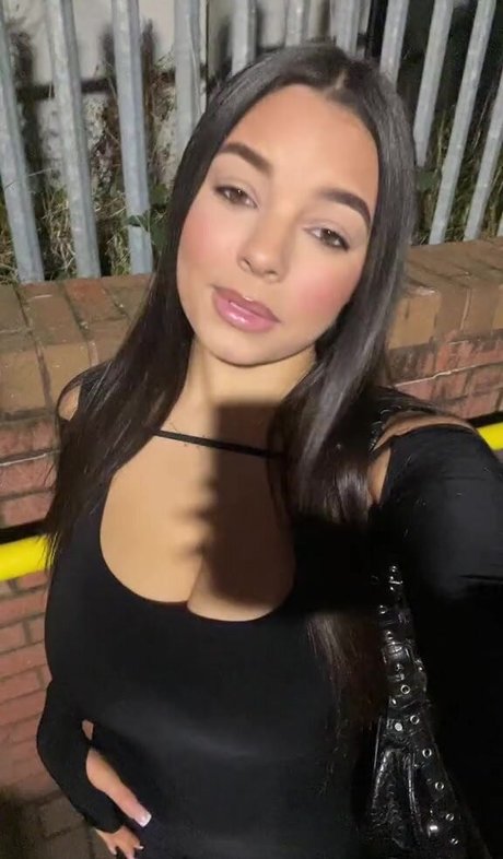 Tegan Hall model perfect img