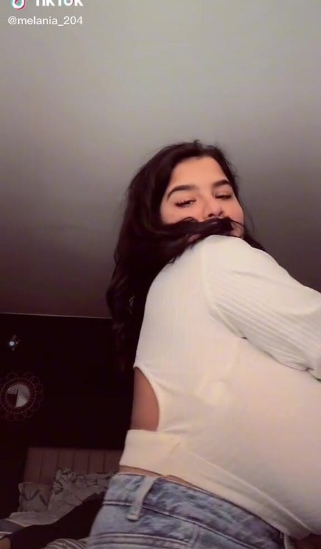 Melannia beautiful model pics