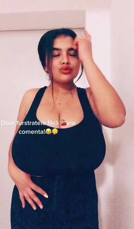 Melannia xxx pornstar pics