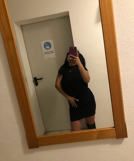 Melannia hd star image