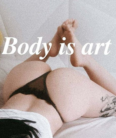 SaltyBxxbe free pornstar gallery