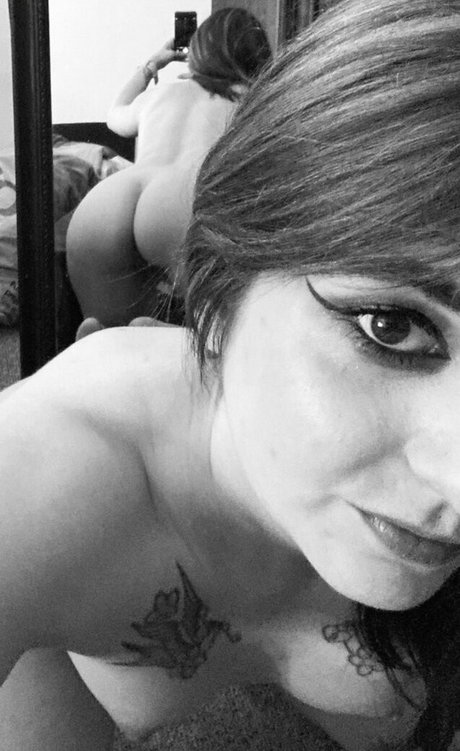 hollyvictoriauk nudes actress photos