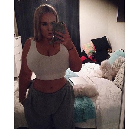 Tayla Cooper sexy star picture