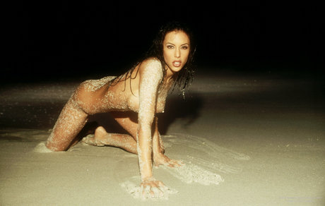 Linda Oneil model erotic photo