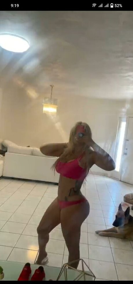 lizpinero hd model image