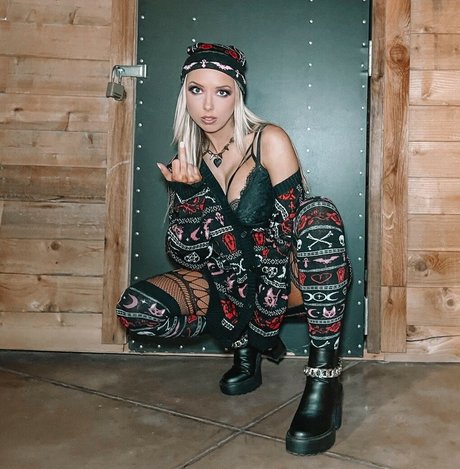 Laura Allie star beautiful galleries